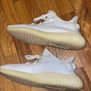 Authentic Yeezy cream men’s size 9.5